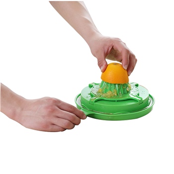 Salad Cutter Bowl with Lemon Squeezer